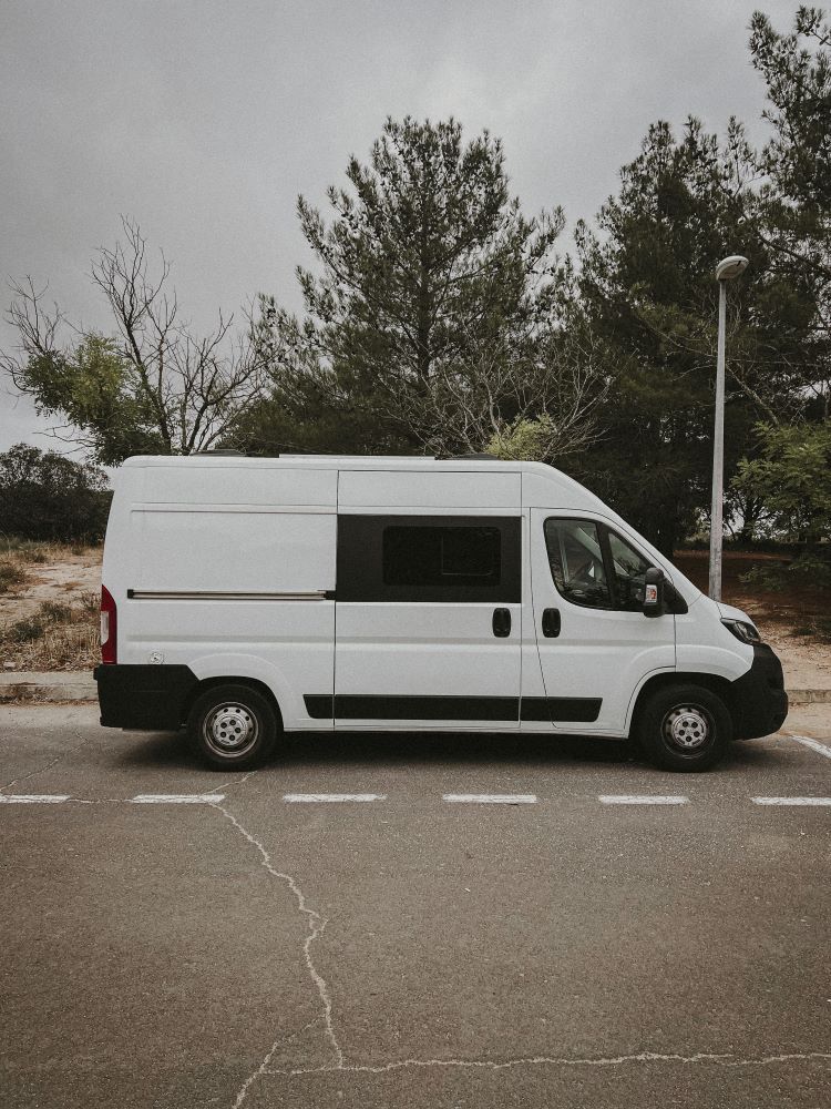 furgoneta camper en dolomitas